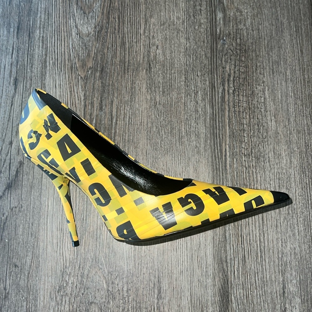 Balenciaga Knife Pump as seen on Kim Kardashian Fall/Win 2022 Paris Fashion Week